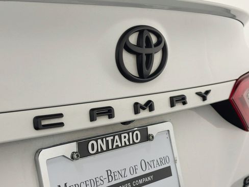 Used 2020 Toyota Camry SE FWD image 9