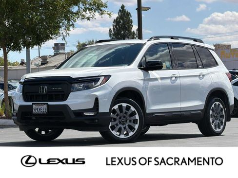 Used 2025 Honda Passport Black Edition image 1