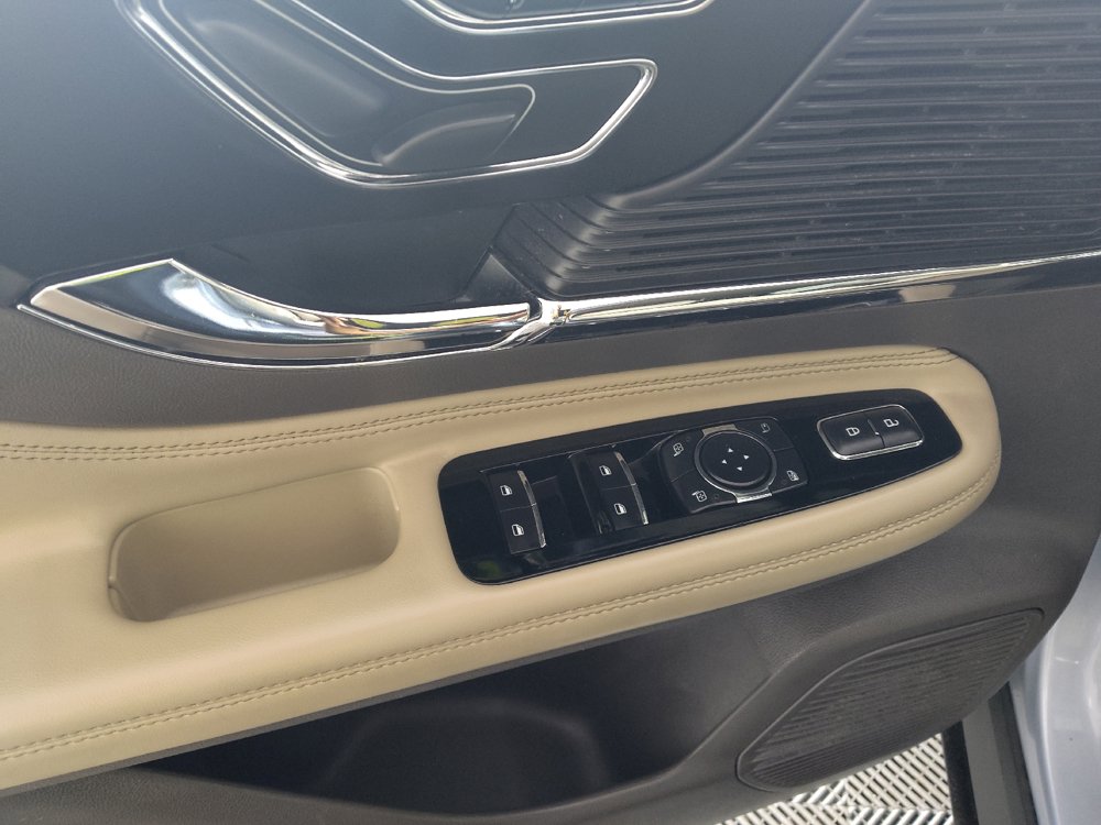 Used 2022 Lincoln Corsair AWD w/ Premium Package image 27