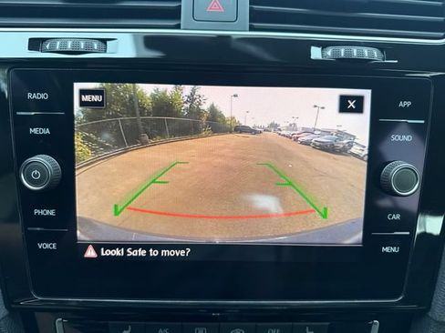 Used 2019 Volkswagen GTI SE FWD image 24