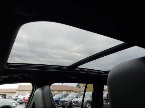 New 2025 Jeep Grand Cherokee Limited w/ Luxury Tech Group II image 15