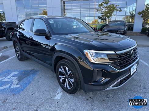 Used 2024 Volkswagen Atlas Cross Sport SE image 6