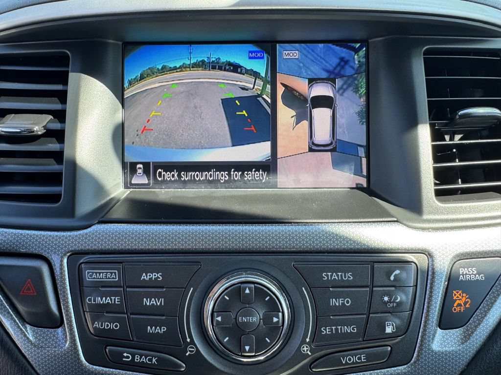 Used 2018 Nissan Pathfinder SL FWD image 14