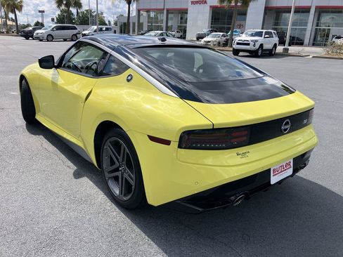 Used 2023 Nissan Z w/ Floor Mat Package RWD image 3