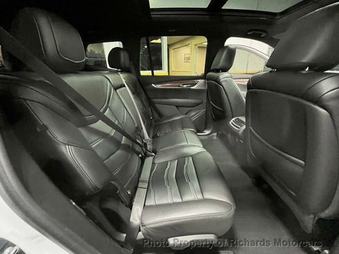 Used 2024 Cadillac XT6 Sport w/ LPO, ONYX Package image 26