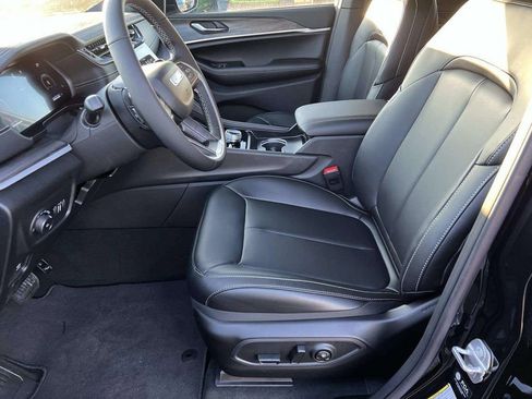 New 2025 Jeep Grand Cherokee L Limited w/ Black Appearance Package image 6