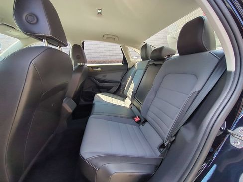 Used 2025 Volkswagen Jetta SE FWD image 28