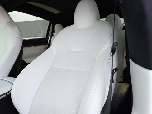 Used 2022 Tesla Model X AWD/4WD image 17