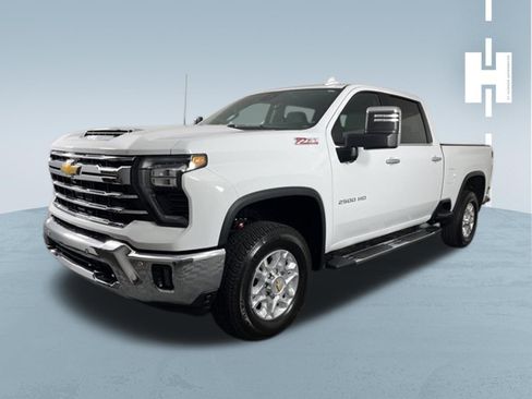 Used 2026 Chevrolet Silverado 2500 LTZ w/ LTZ Premium Package image 3
