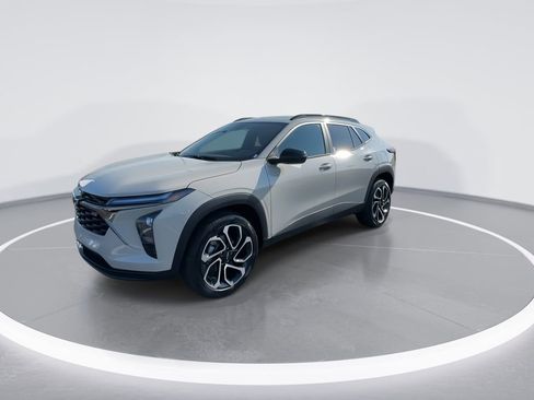 New 2026 Chevrolet Trax RS w/ Sunroof Package image 4