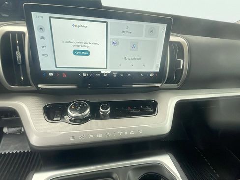 Used 2025 Ford Expedition Active image 13