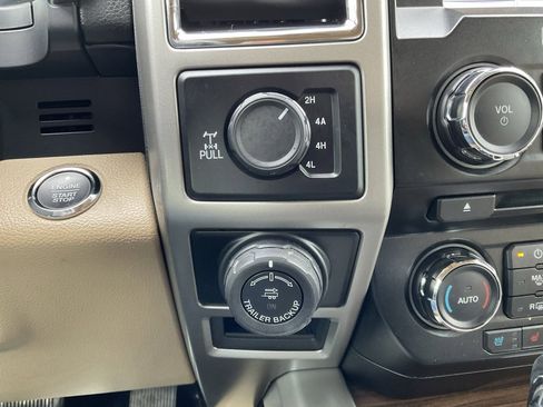 Used 2016 Ford F150 Lariat image 19