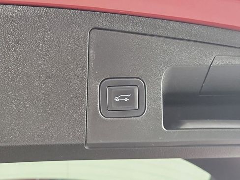 Used 2021 Cadillac XT4 Premium Luxury w/ Driver Awareness Package FWD image 9