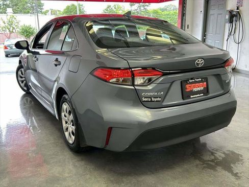 Certified 2025 Toyota Corolla LE FWD image 5