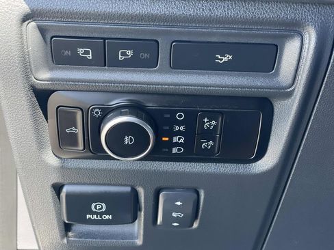 Used 2023 Ford F150 Lariat w/ FX4 Off-Road Package image 23