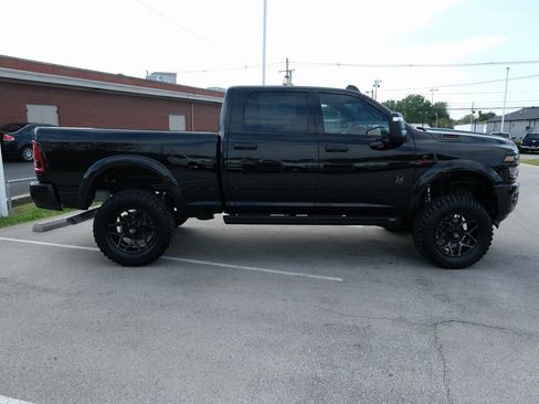 New 2025 RAM 2500 Big Horn AWD/4WD image 2