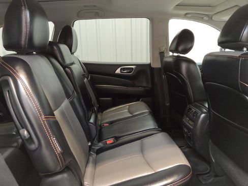 Used 2020 Nissan Pathfinder SL AWD/4WD image 19