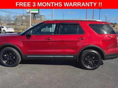 Used 2018 Ford Explorer XLT AWD/4WD image 7