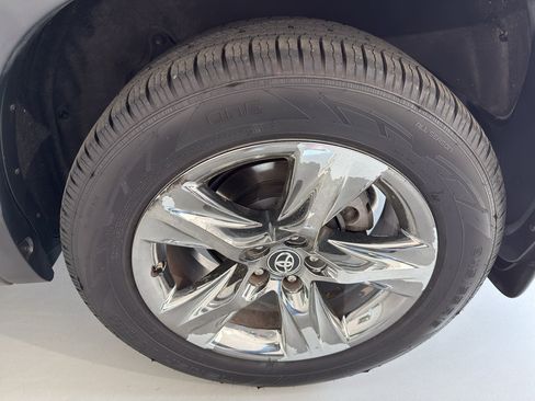 Used 2018 Toyota Highlander Limited Platinum image 6