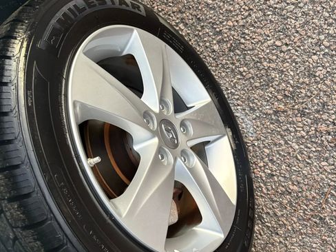 Used 2013 Hyundai Elantra GLS image 28