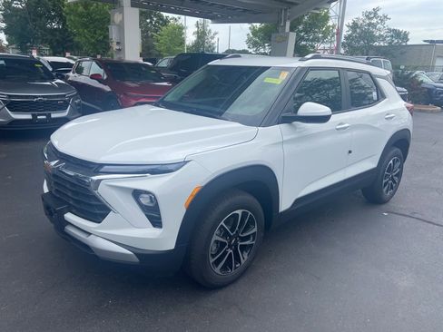 New 2026 Chevrolet TrailBlazer LT w/ Convenience Package image 2