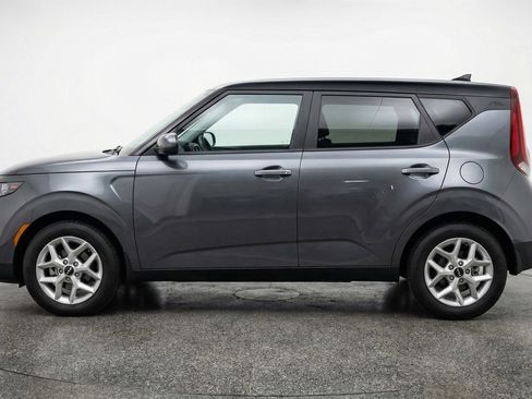 Used 2025 Kia Soul LX w/ LX Technology Package FWD image 5