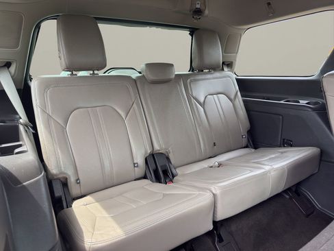 Used 2019 Ford Expedition Limited w/ Equipment Group 302A AWD/4WD image 22