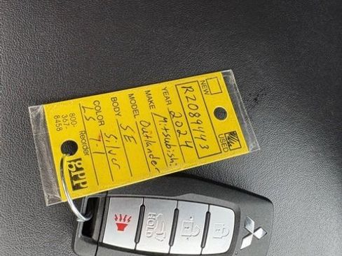 Used 2024 Mitsubishi Outlander SE image 17