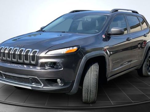 Used 2018 Jeep Cherokee Trailhawk w/ Quick Order Package 27L AWD/4WD image 4