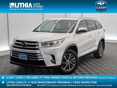 Used 2019 Toyota Highlander XLE w/ Carpet Mat Package (TMS)
