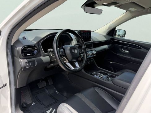Used 2025 Honda Pilot EX-L image 16