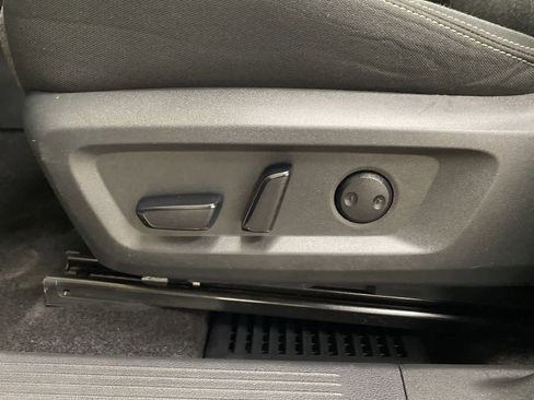 Used 2024 Nissan Rogue SV image 14