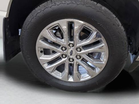 Used 2023 Ford F150 Lariat w/ Trailer Tow Package image 35