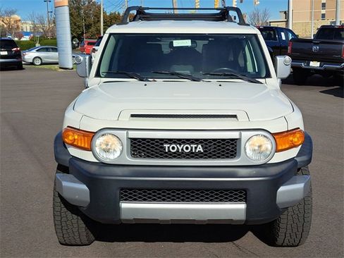 Used 2011 Toyota FJ Cruiser 4WD image 8