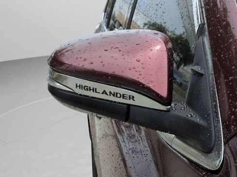 Used 2016 Toyota Highlander XLE AWD/4WD image 13