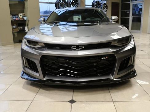 Used 2021 Chevrolet Camaro ZL1 RWD image 3