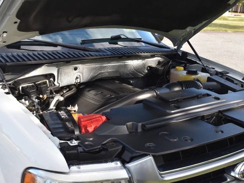 Used 2016 Ford Expedition EL Platinum image 32