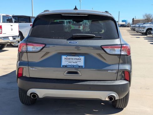 Used 2021 Ford Escape SEL image 4