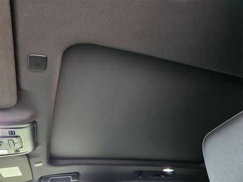 Used 2024 Chevrolet Suburban Z71 w/ Off-Road Capability Package image 36