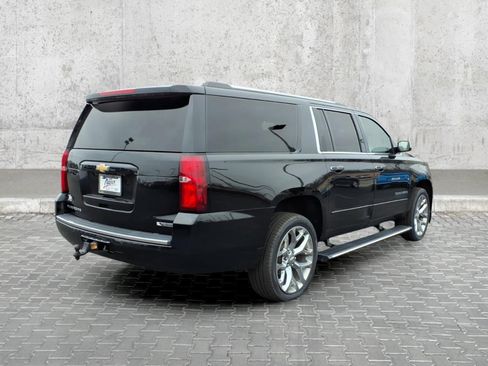 Used 2018 Chevrolet Suburban Premier image 12