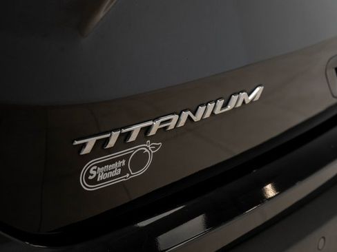 Used 2023 Ford Edge Titanium image 10