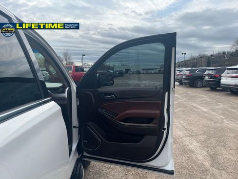 Used 2018 Chevrolet Suburban Premier image 41