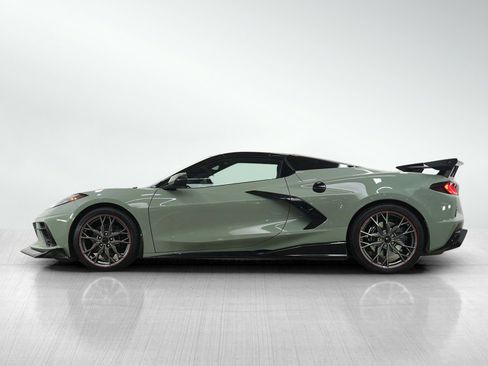Used 2024 Chevrolet Corvette Stingray Convertible w/ 1LT RWD image 2