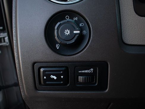 Used 2010 Ford F150 XLT image 19