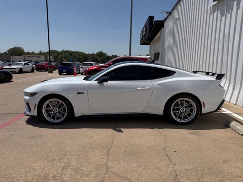 Used 2024 Ford Mustang GT Premium w/ GT Performance Package RWD image 3