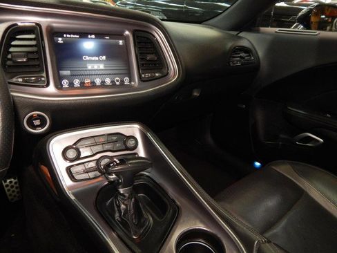 Used 2017 Dodge Challenger SXT Plus image 20