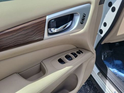 Used 2019 Nissan Pathfinder Platinum FWD image 17