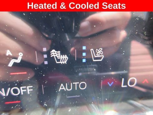 Certified 2025 GMC Yukon Denali Ultimate w/ LPO, Floor Liner Package AWD/4WD image 22