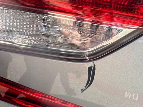 Used 2018 Honda Accord EX-L image 12