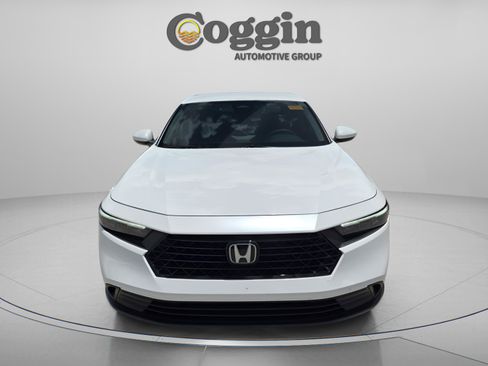 Certified 2025 Honda Accord LX image 9